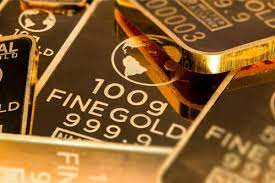 Gold retreats toward $2,000 as US yields push higher